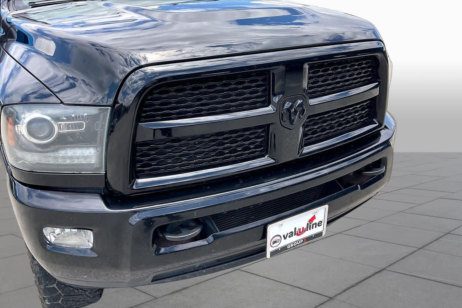 Used 2014 RAM 2500 Laramie w/ Black Appearance Group AWD/4WD image 30