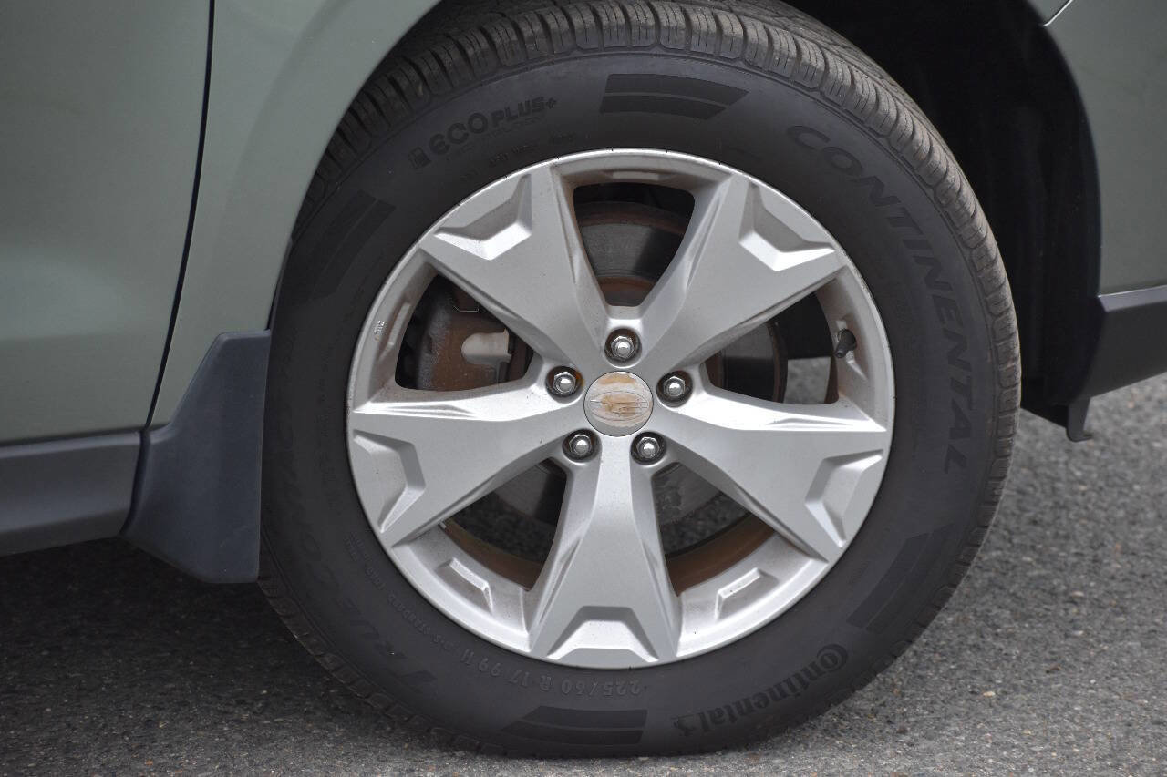 Used 2015 Subaru Forester 2.5i Premium w/ All-Weather Package AWD/4WD image 39