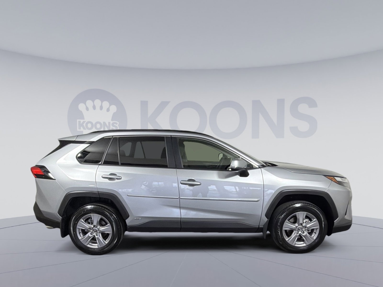 Used 2025 Toyota RAV4 XLE image 8