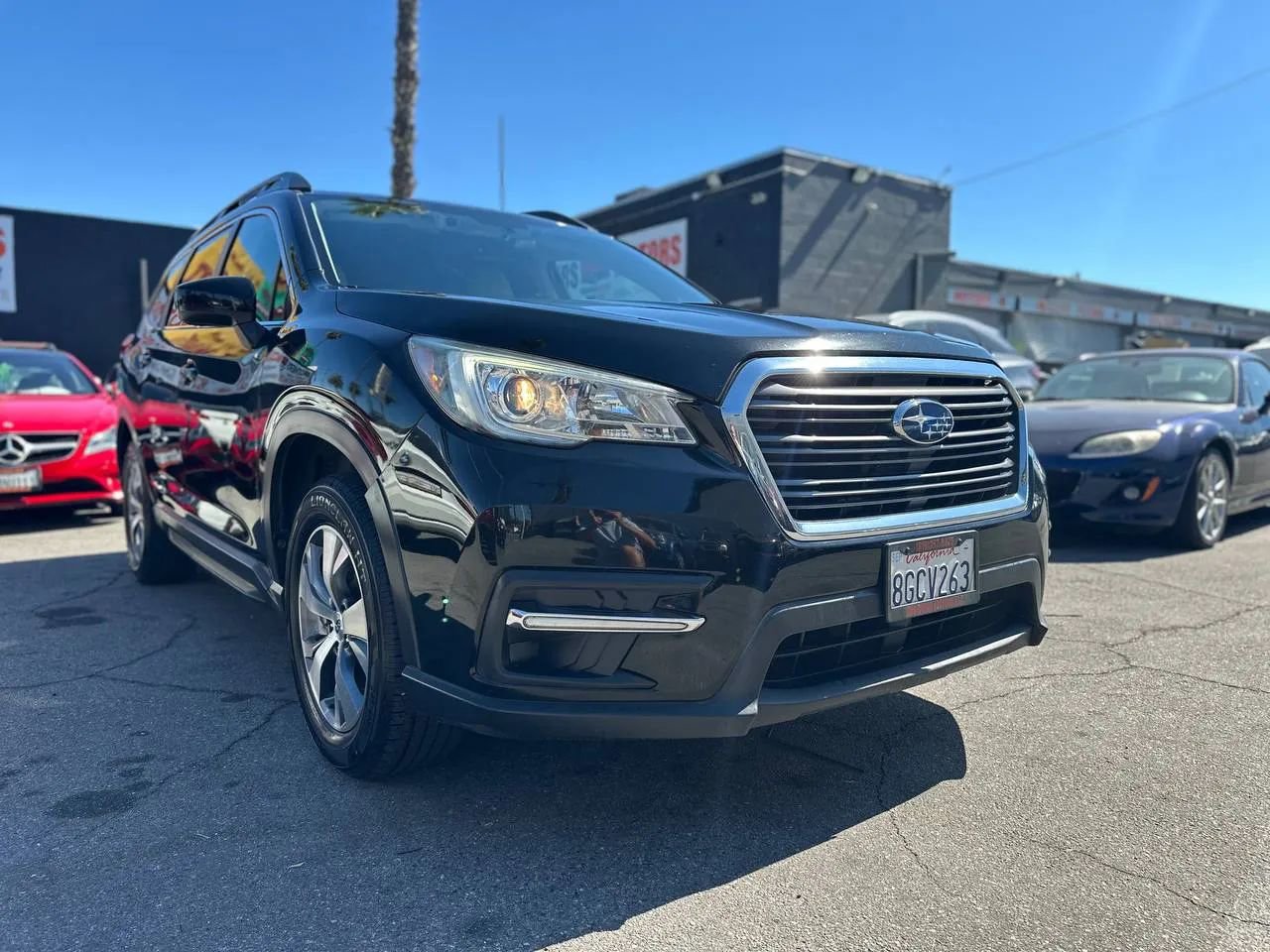 Used 2019 Subaru Ascent Premium image 2