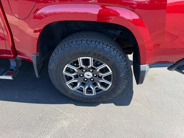 Used 2023 Chevrolet Colorado Z71 w/ Z71 Convenience Package 2 image 8