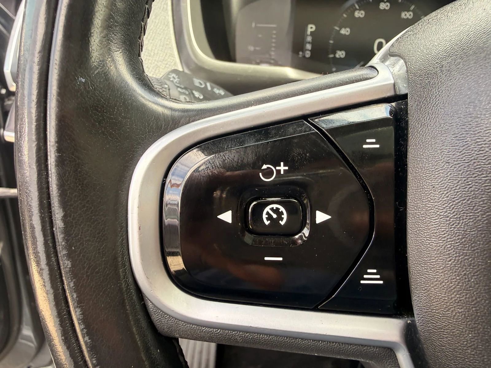 Used 2019 Volvo XC90 T5 Momentum AWD/4WD image 17