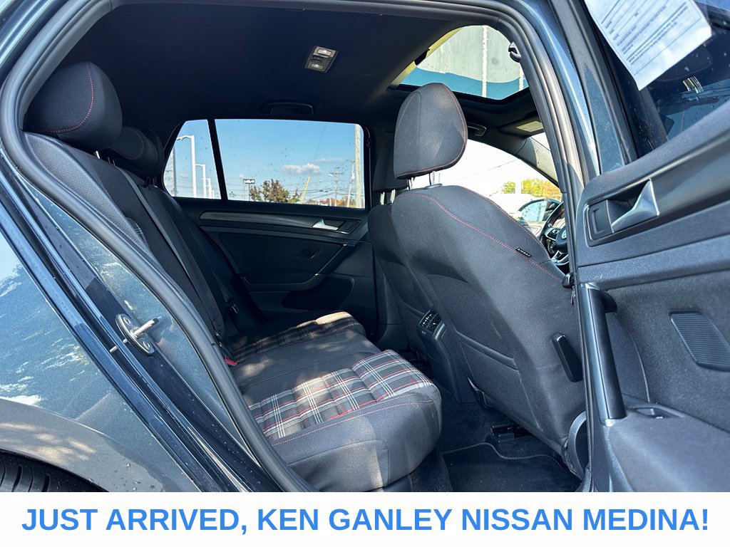 Used 2018 Volkswagen GTI SE FWD image 19