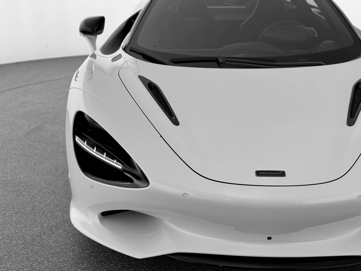 Used 2026 McLaren 750S RWD image 35