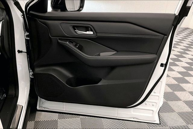 New 2026 Nissan Rogue SV image 36