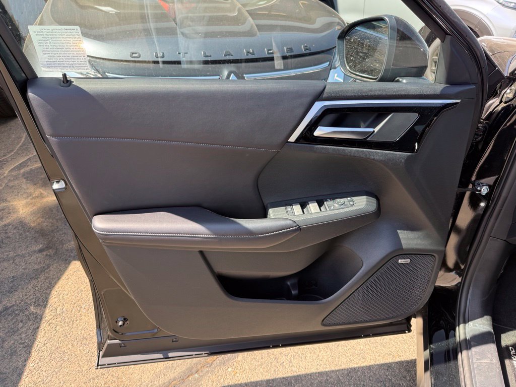 New 2026 Mitsubishi Outlander LE FWD image 31