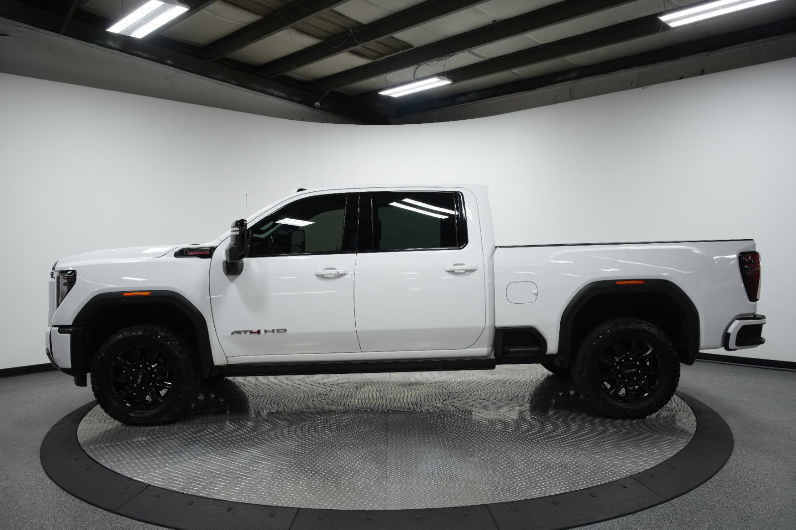Used 2024 GMC Sierra 2500 AT4 w/ AT4 Premium Plus Package image 7