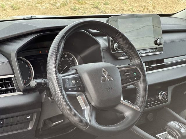 Used 2024 Mitsubishi Outlander SE Black Edition image 33