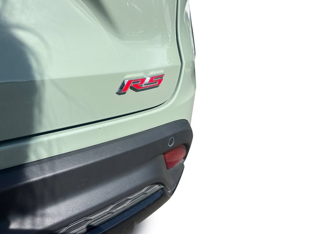 Used 2024 Chevrolet Trax RS w/ Sunroof Package FWD image 32