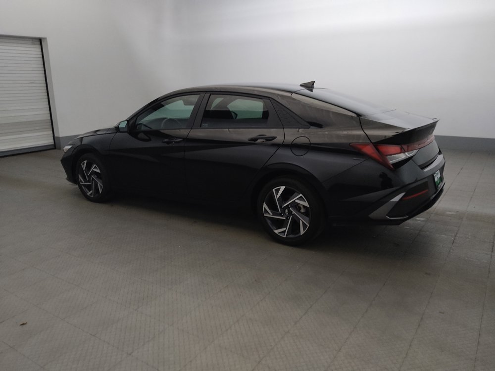 Used 2025 Hyundai Elantra Sport FWD image 3