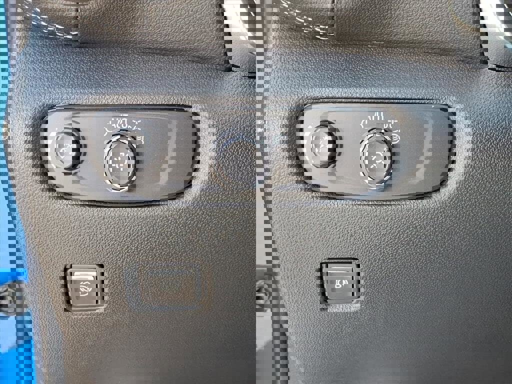 New 2025 Chevrolet Blazer LT w/ LPO, Sport Package image 16