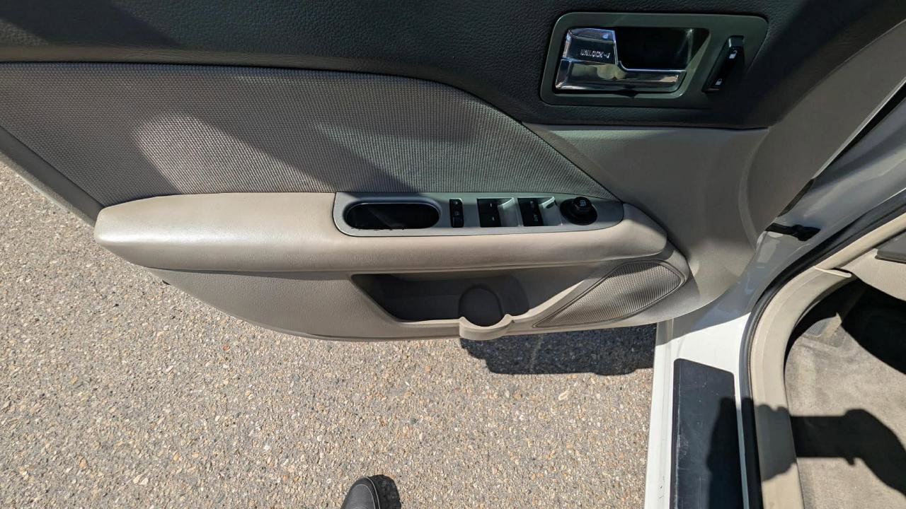 Used 2012 Ford Fusion Hybrid FWD image 13