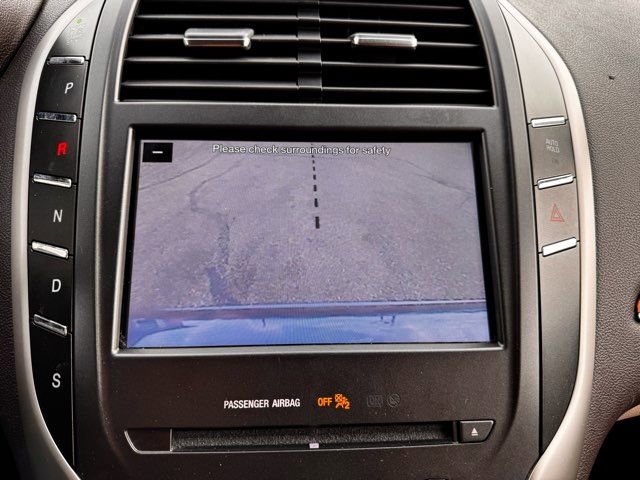 Used 2018 Lincoln MKC Select w/ Select Plus Package AWD/4WD image 17