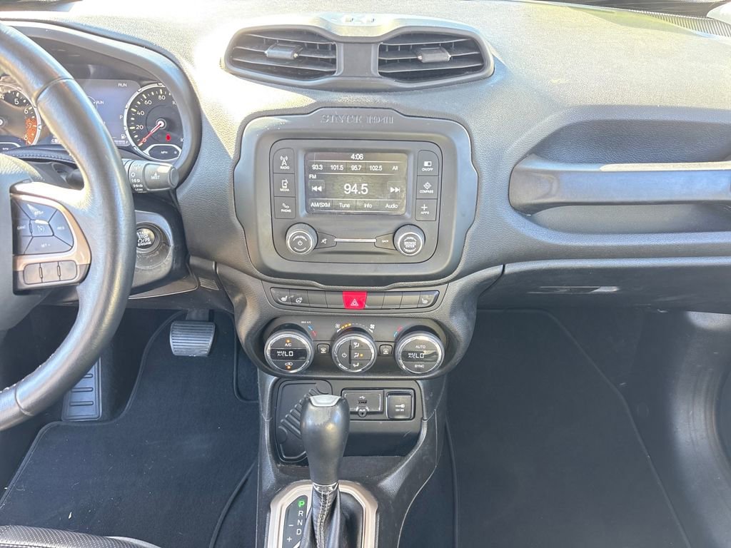 Used 2017 Jeep Renegade Limited image 22