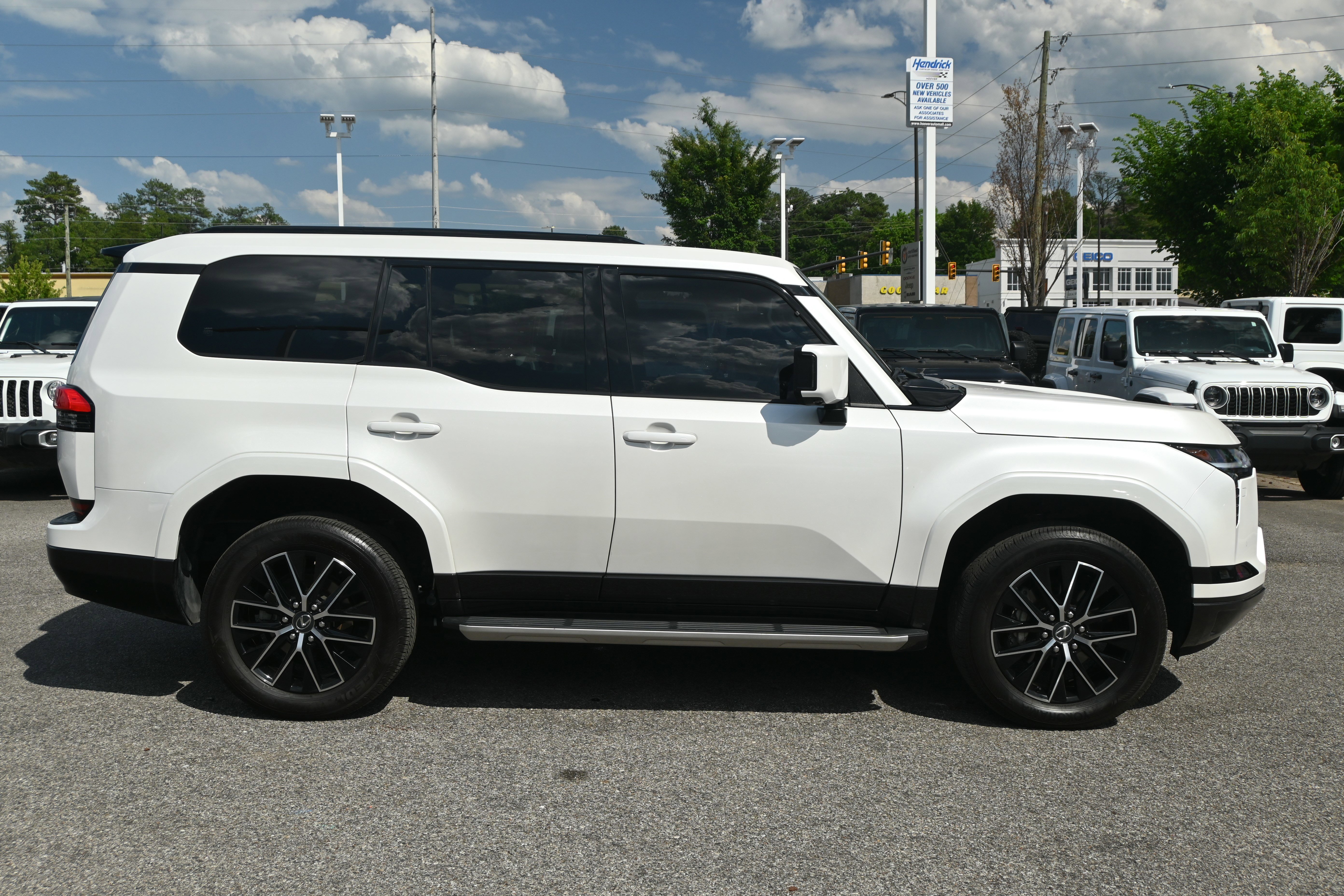 Used 2024 Lexus GX 550 w/ Cold Area Package AWD/4WD image 11