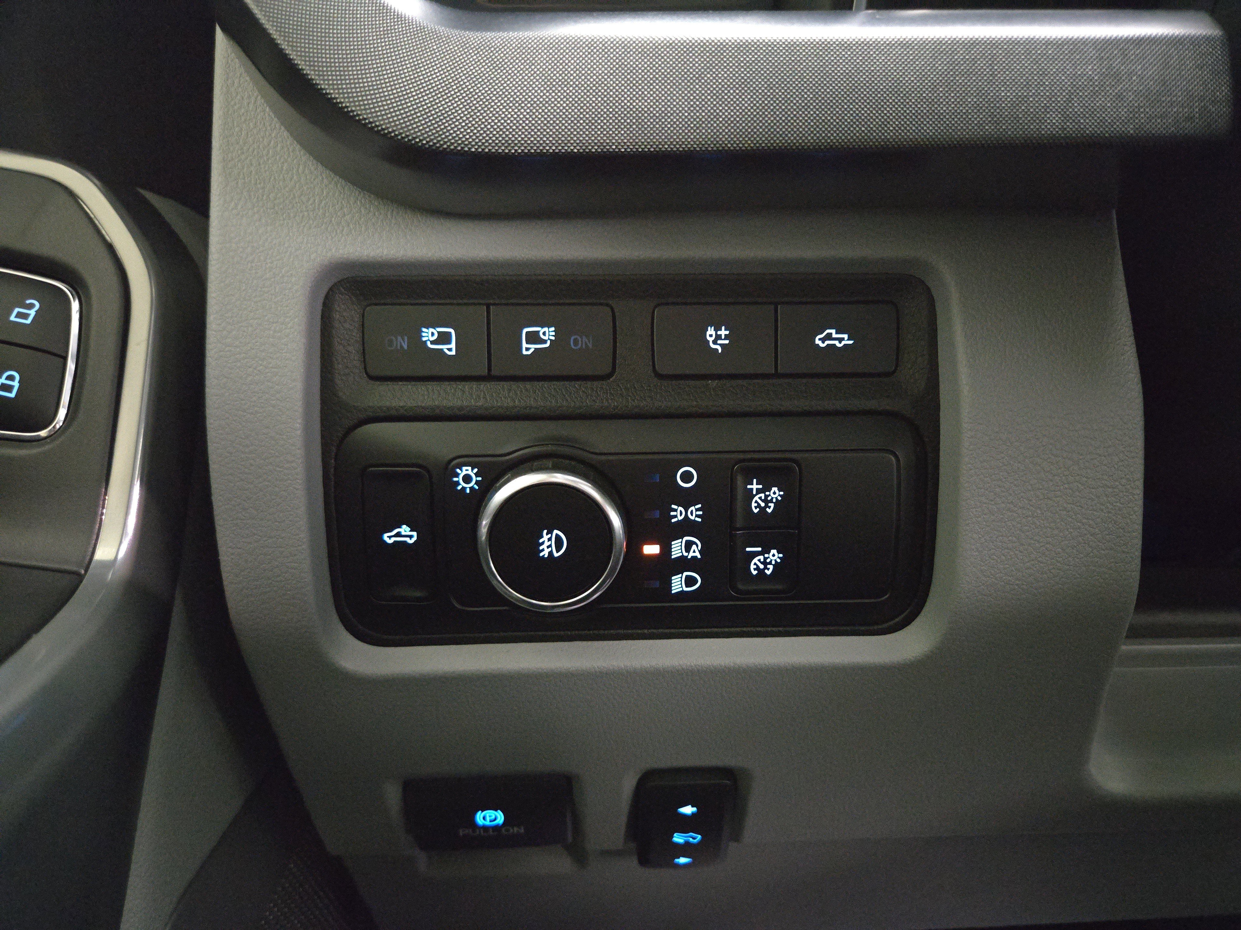 Used 2024 Ford F350 Limited w/ FX4 Off-Road Package image 31