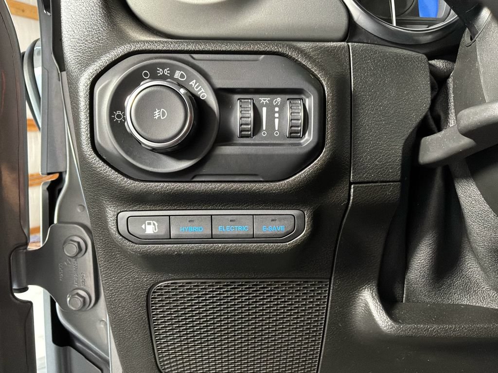 Certified 2021 Jeep Wrangler Unlimited Rubicon 4xe w/ Cold Weather Group AWD/4WD image 25