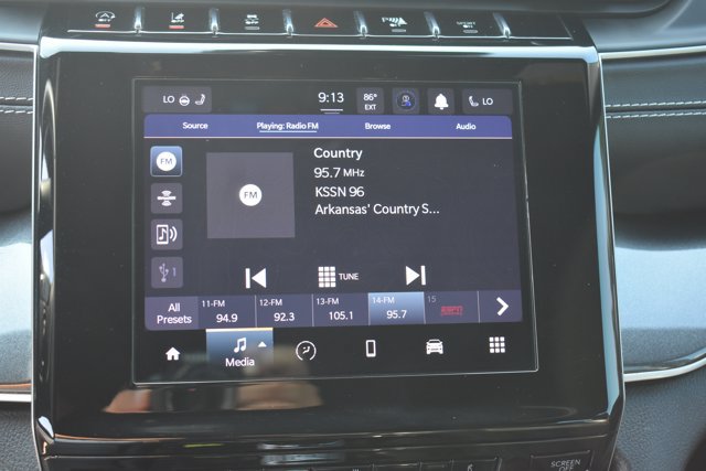 Used 2023 Jeep Grand Cherokee Altitude RWD image 23