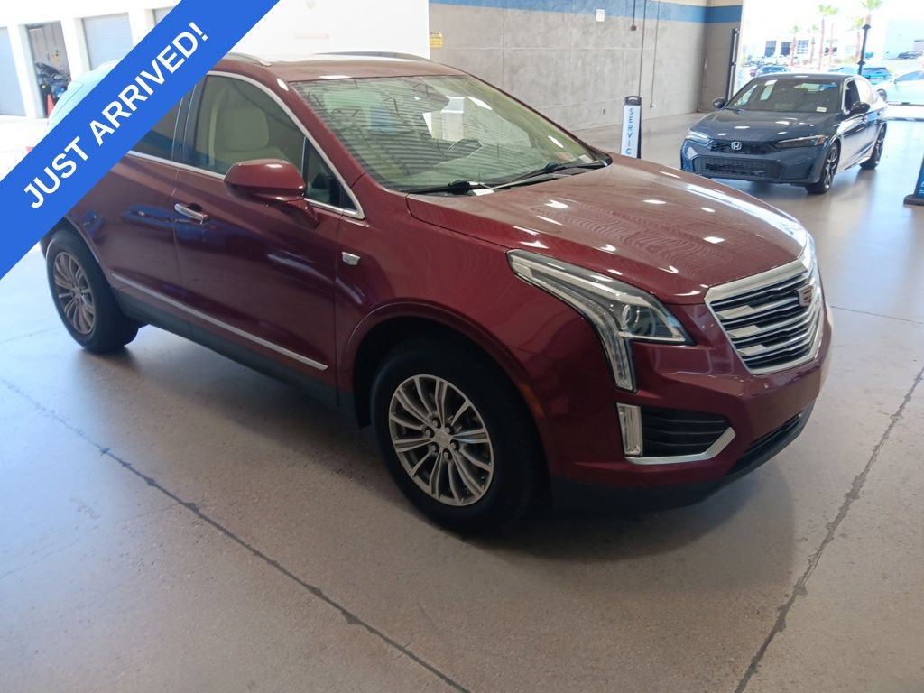 Used 2018 Cadillac XT5 Luxury w/ Driver Awareness Package FWD image 2