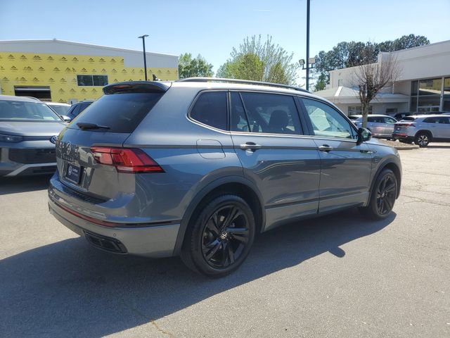 Certified 2024 Volkswagen Tiguan SE R-Line image 4