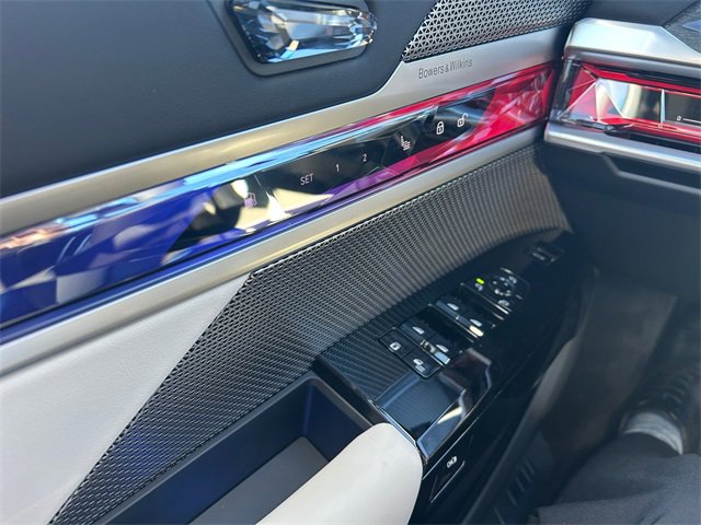 New 2026 BMW 750e xDrive image 11