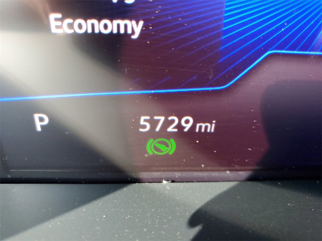 Used 2025 Volkswagen Taos SE image 24