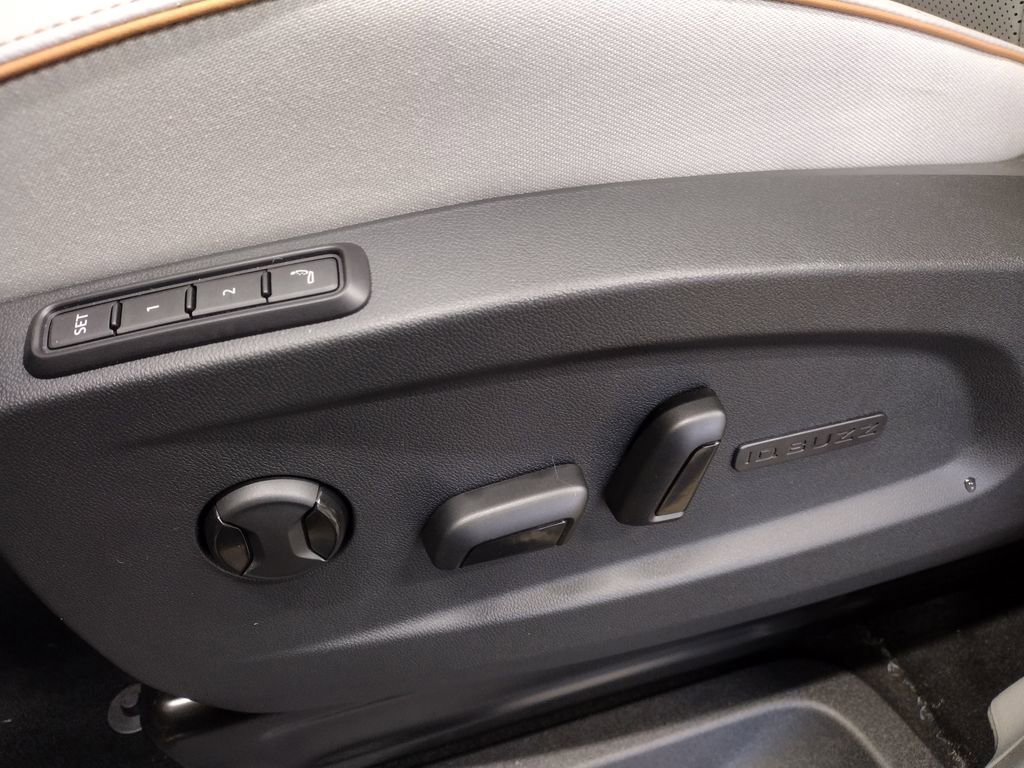 New 2025 Volkswagen ID. Buzz Pro S Plus image 23