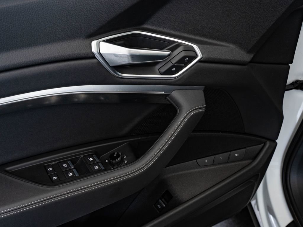 Used 2021 Audi e-tron Premium w/ Convenience Plus Package AWD/4WD image 26