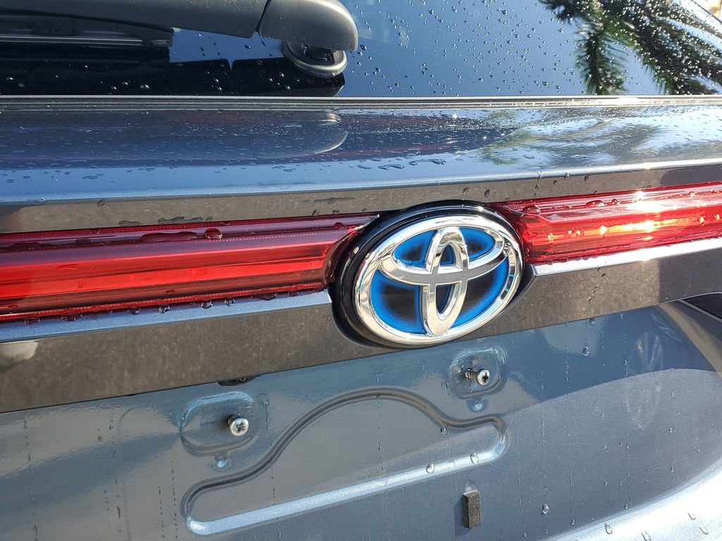 Used 2021 Toyota Venza XLE image 29