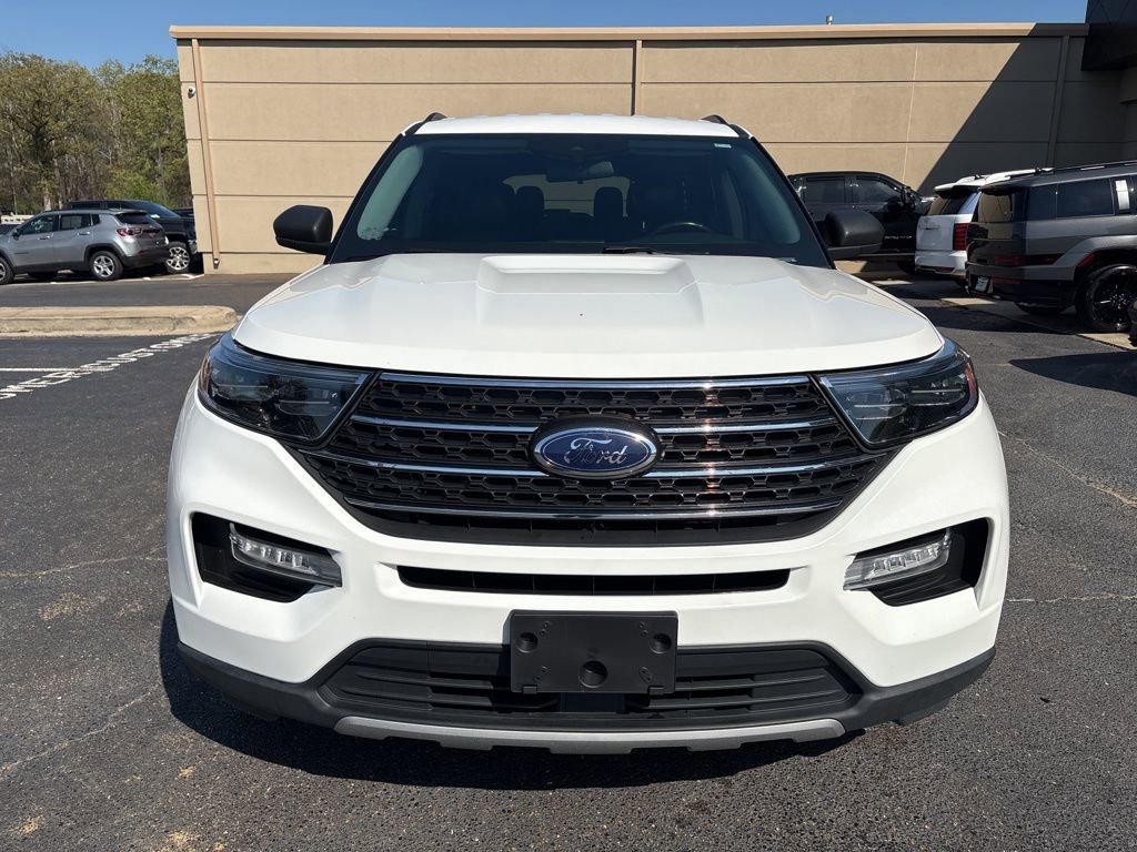 Used 2022 Ford Explorer XLT w/ Equipment Group 202A image 2