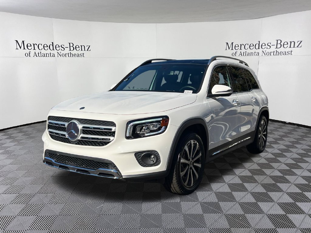 Used 2023 Mercedes-Benz GLB 250 w/ Premium Package image 3