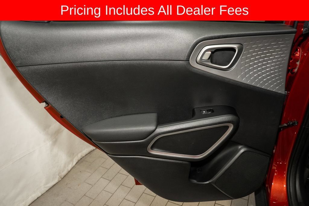 Used 2022 Kia Soul LX w/ Technology Package FWD image 8