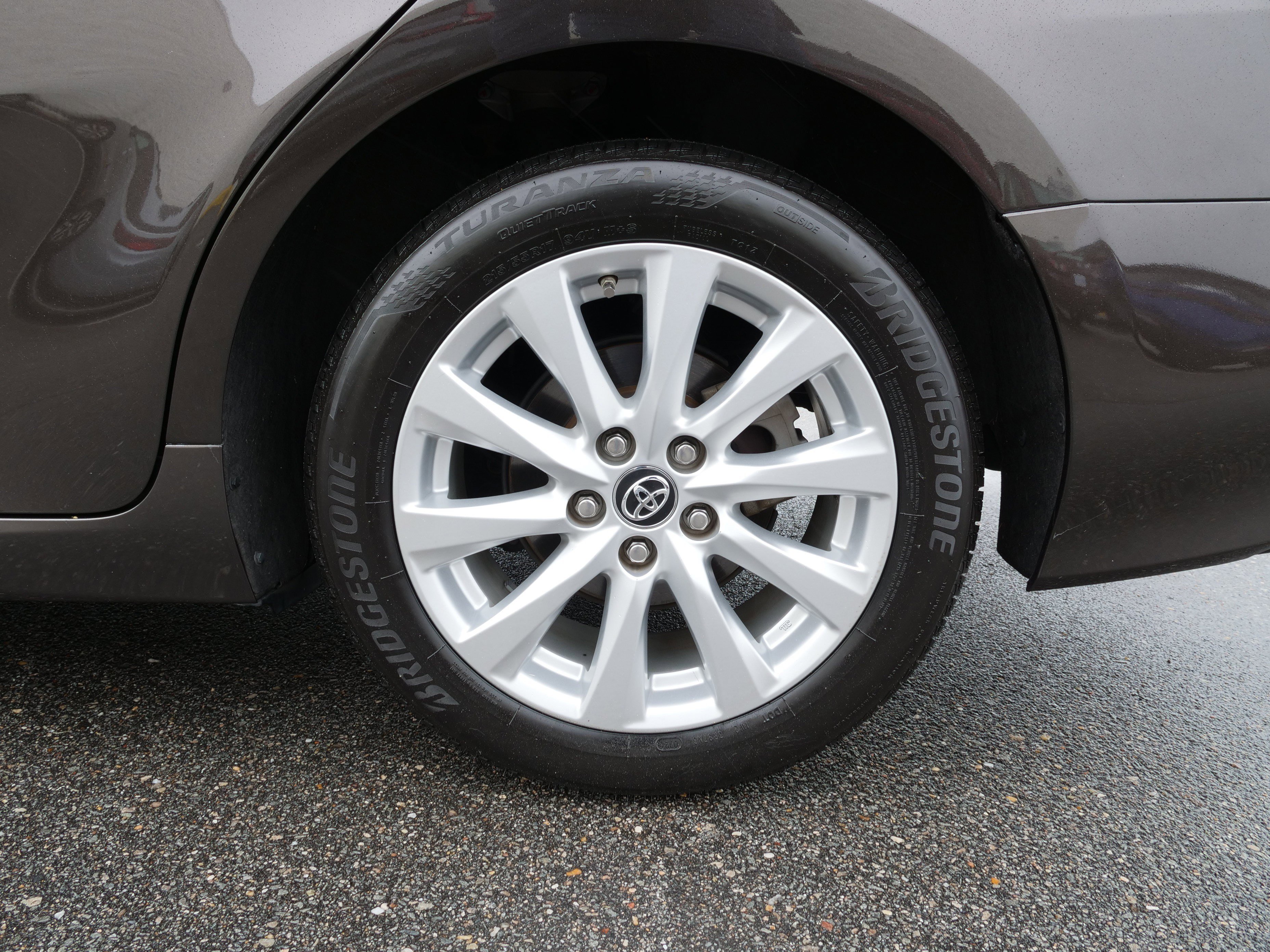 Used 2018 Toyota Camry LE image 12