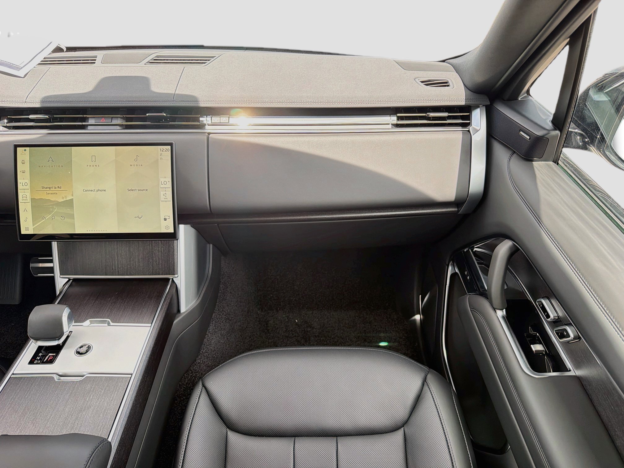 New 2026 Land Rover Range Rover Long Wheelbase SE AWD/4WD image 19