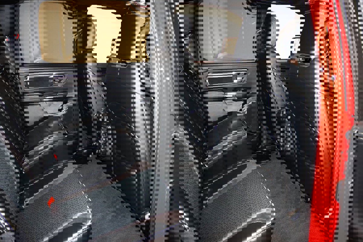 Used 2024 RAM 1500 Laramie image 69