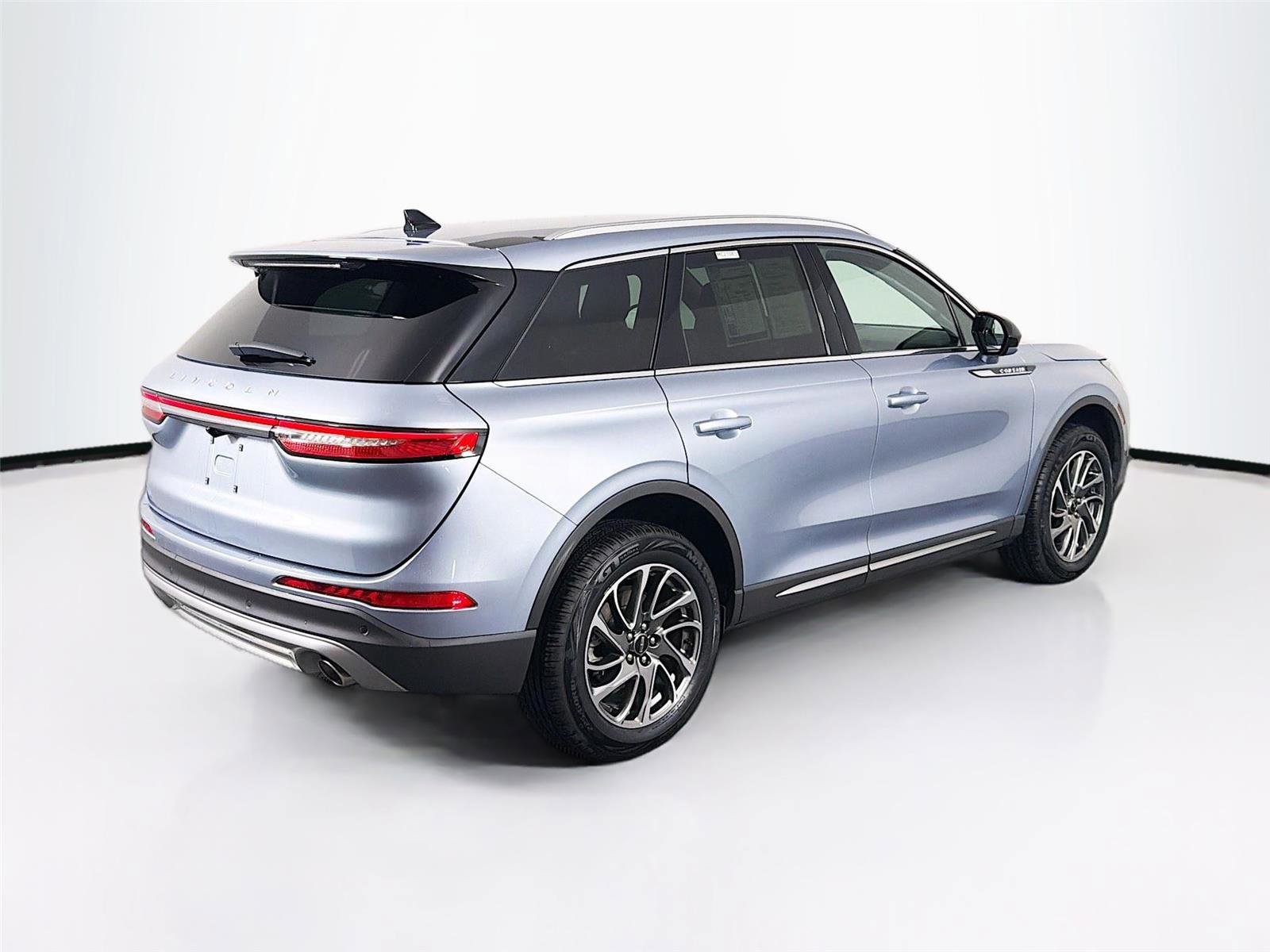 Used 2022 Lincoln Corsair AWD w/ Equipment Group 101A image 7