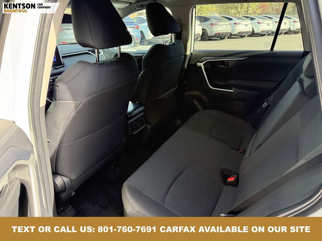 Used 2024 Toyota RAV4 LE image 38