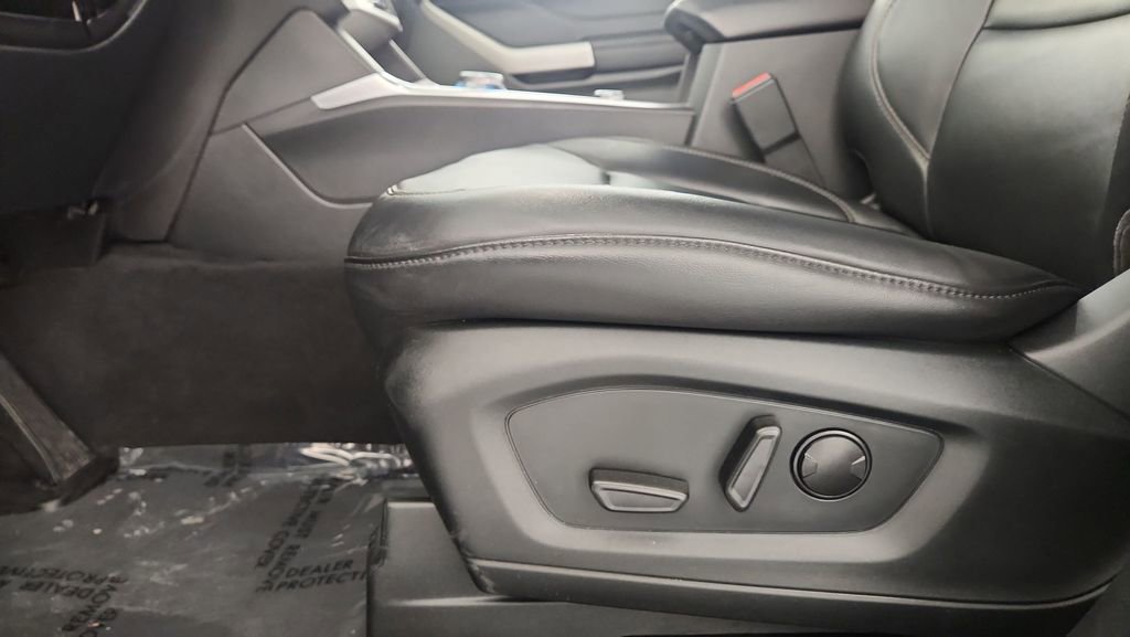 Used 2023 Ford Explorer XLT w/ Equipment Group 202A image 14
