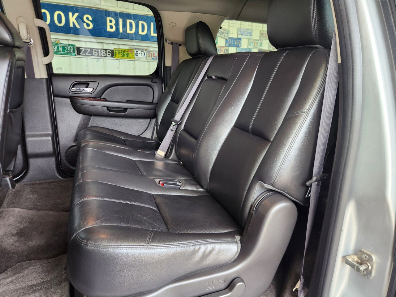 Used 2012 Chevrolet Suburban LT w/ Luxury Package AWD/4WD image 6