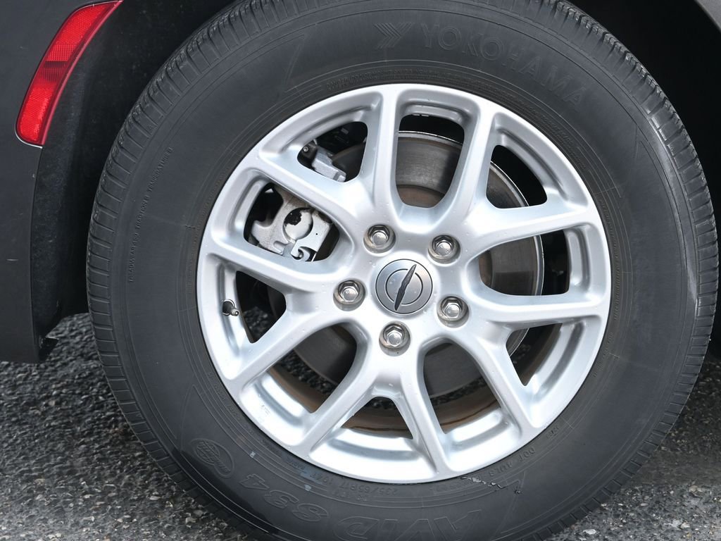 Used 2023 Chrysler Voyager LX image 10