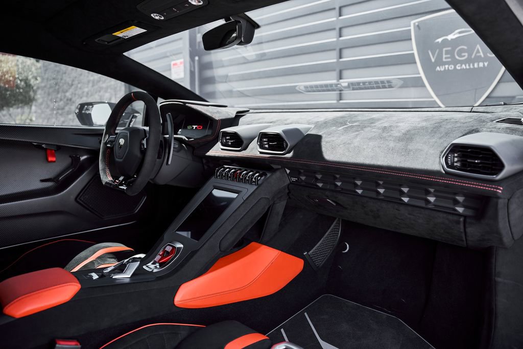 Used 2024 Lamborghini Huracan STO RWD image 47