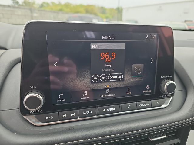 Used 2025 Nissan Rogue SV image 25