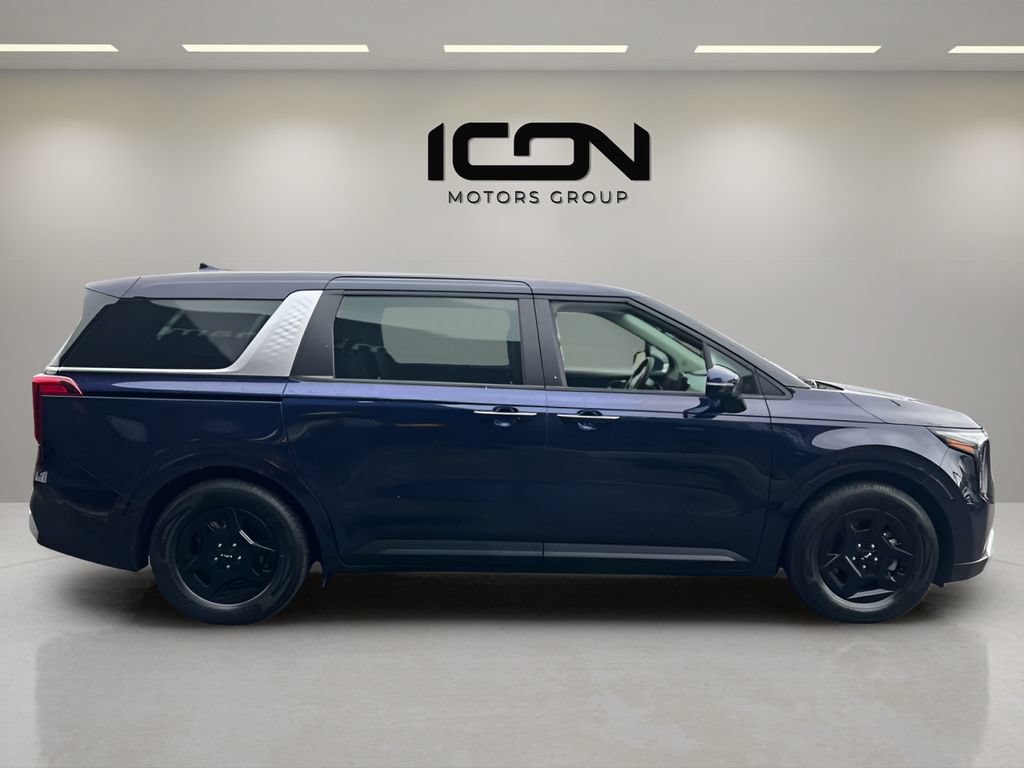 Used 2025 Kia Carnival FWD image 6