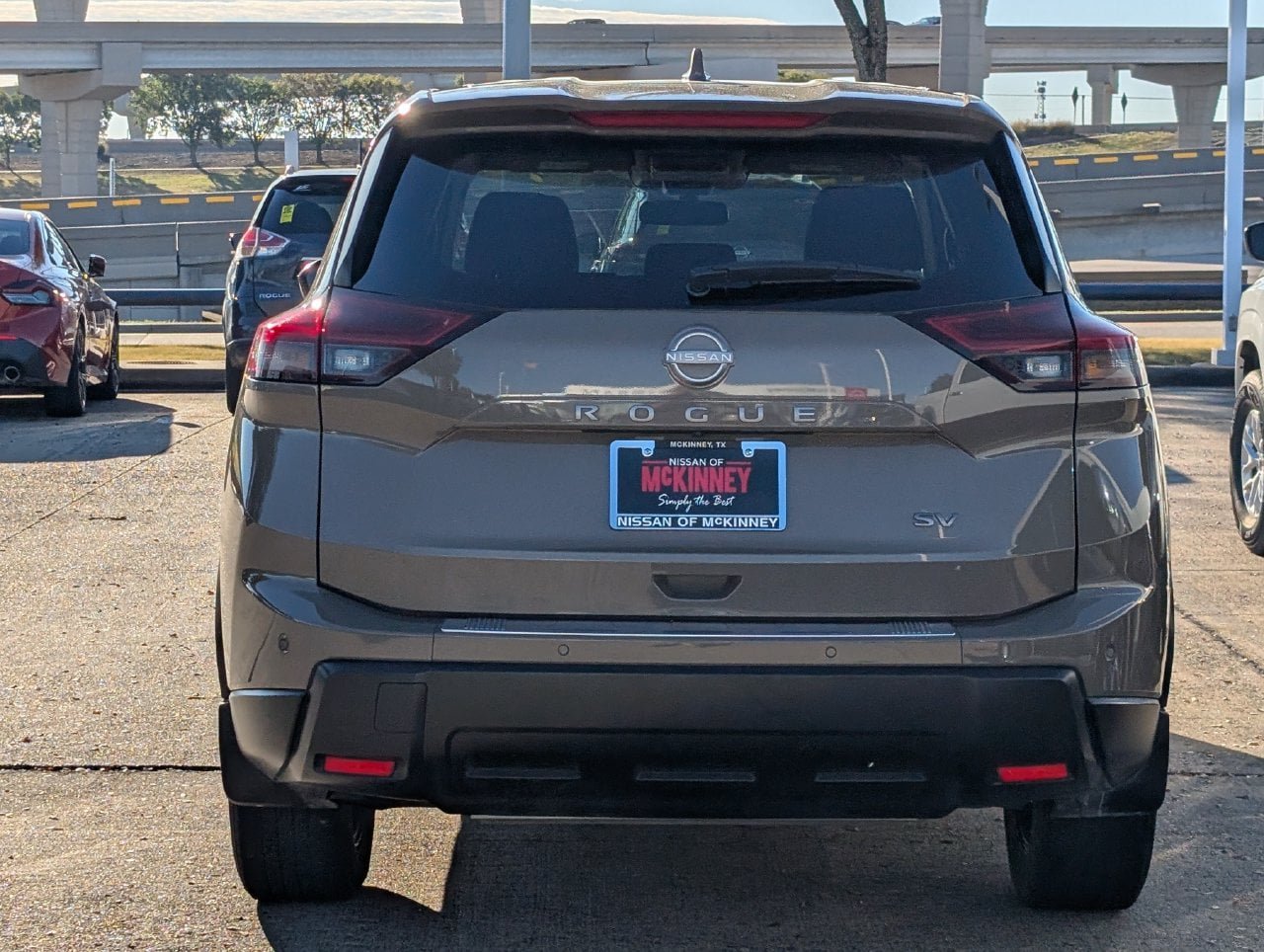 Used 2024 Nissan Rogue SV FWD image 5