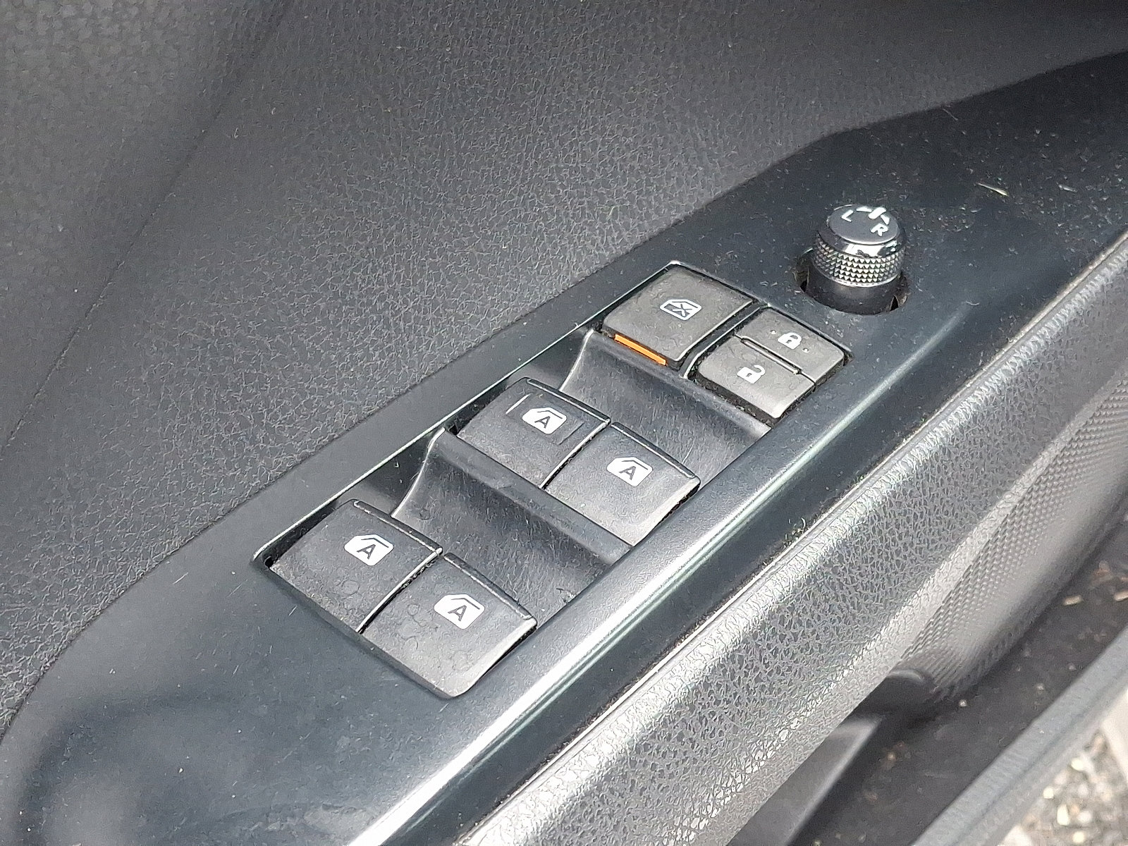 Used 2019 Toyota Camry SE image 14