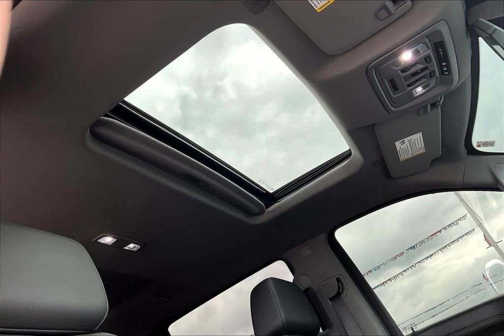 Used 2021 Chevrolet Silverado 1500 LT Trail Boss w/ LT Trail Boss Premium Package image 17