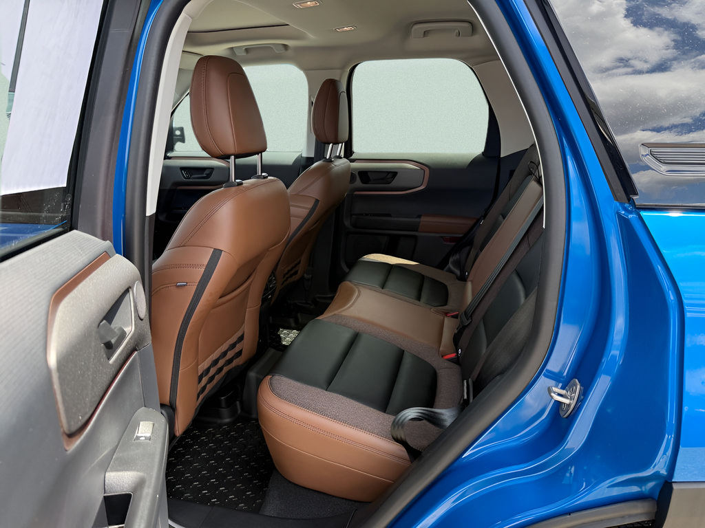 Used 2025 Ford Bronco Sport Outer Banks w/ Outer Banks Tech Package+ AWD/4WD image 5