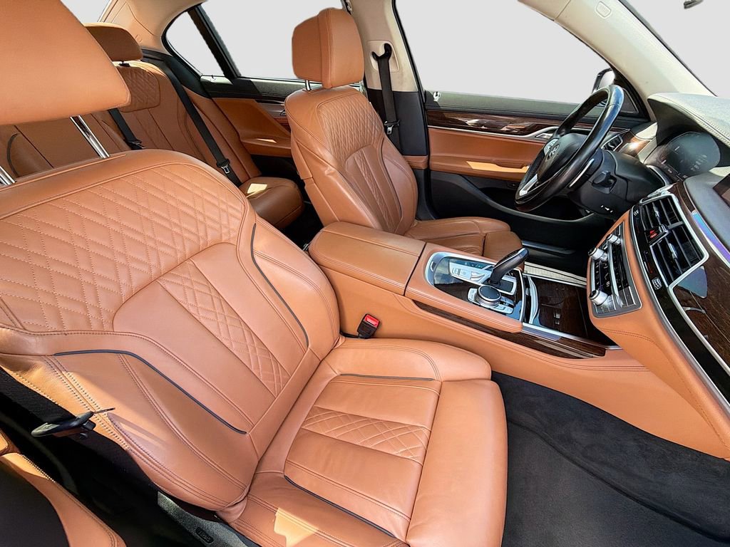 Used 2020 BMW 740i w/ Premium Package image 15