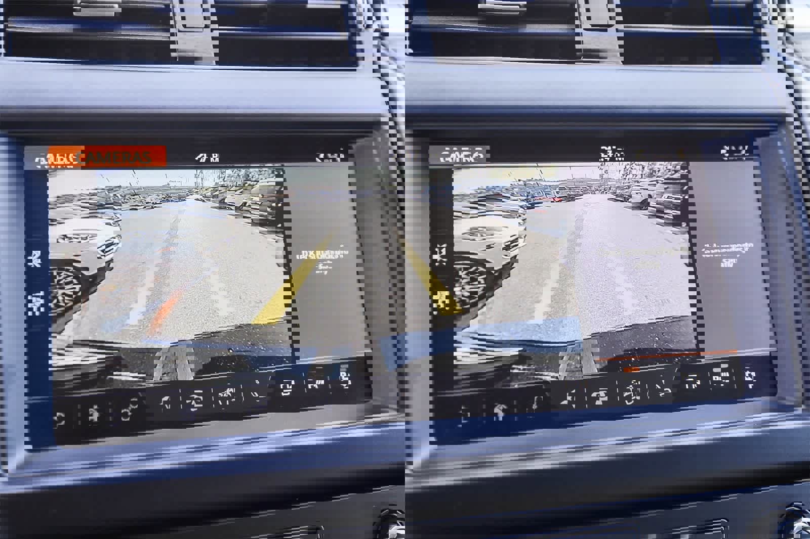 Used 2020 Land Rover Discovery Landmark image 26