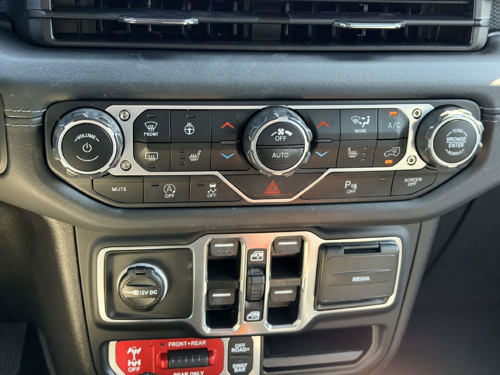 Used 2025 Jeep Wrangler Unlimited Rubicon AWD/4WD image 5